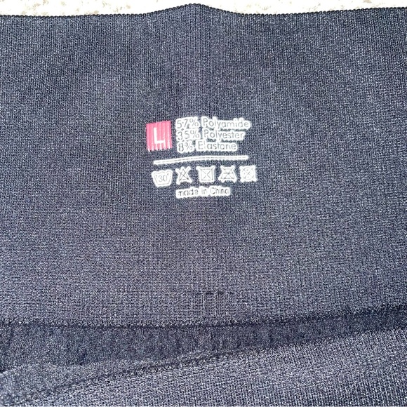 Waist Slimming Butt Lifting Workout Shorts in coal black Large - Picture 6 of 7